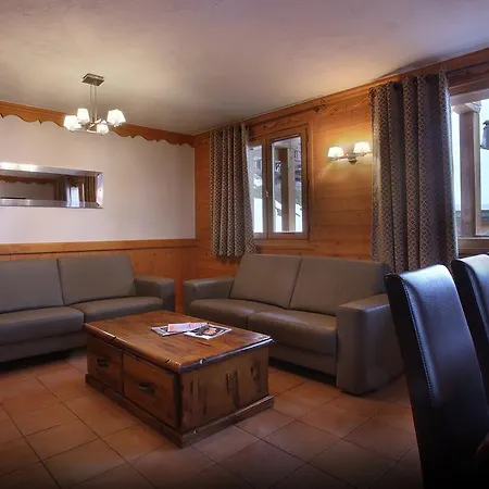 Hotel apartamentowy Des Neiges Plein Sud 4*